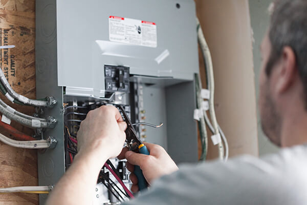 Professional Breaker Fuse and Electrical Panel Upgrades in Glendale